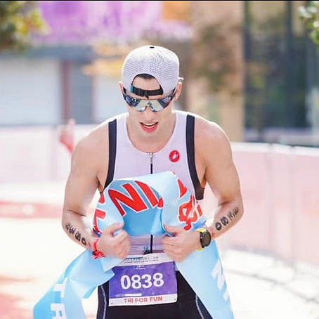 Steven Lew on the triathlon course